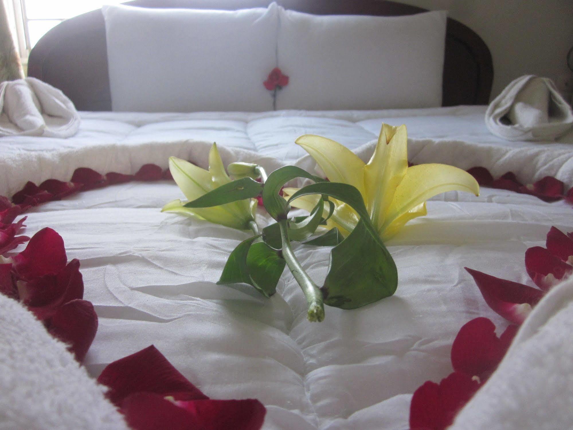 Valentine Hotel Hue Exterior foto